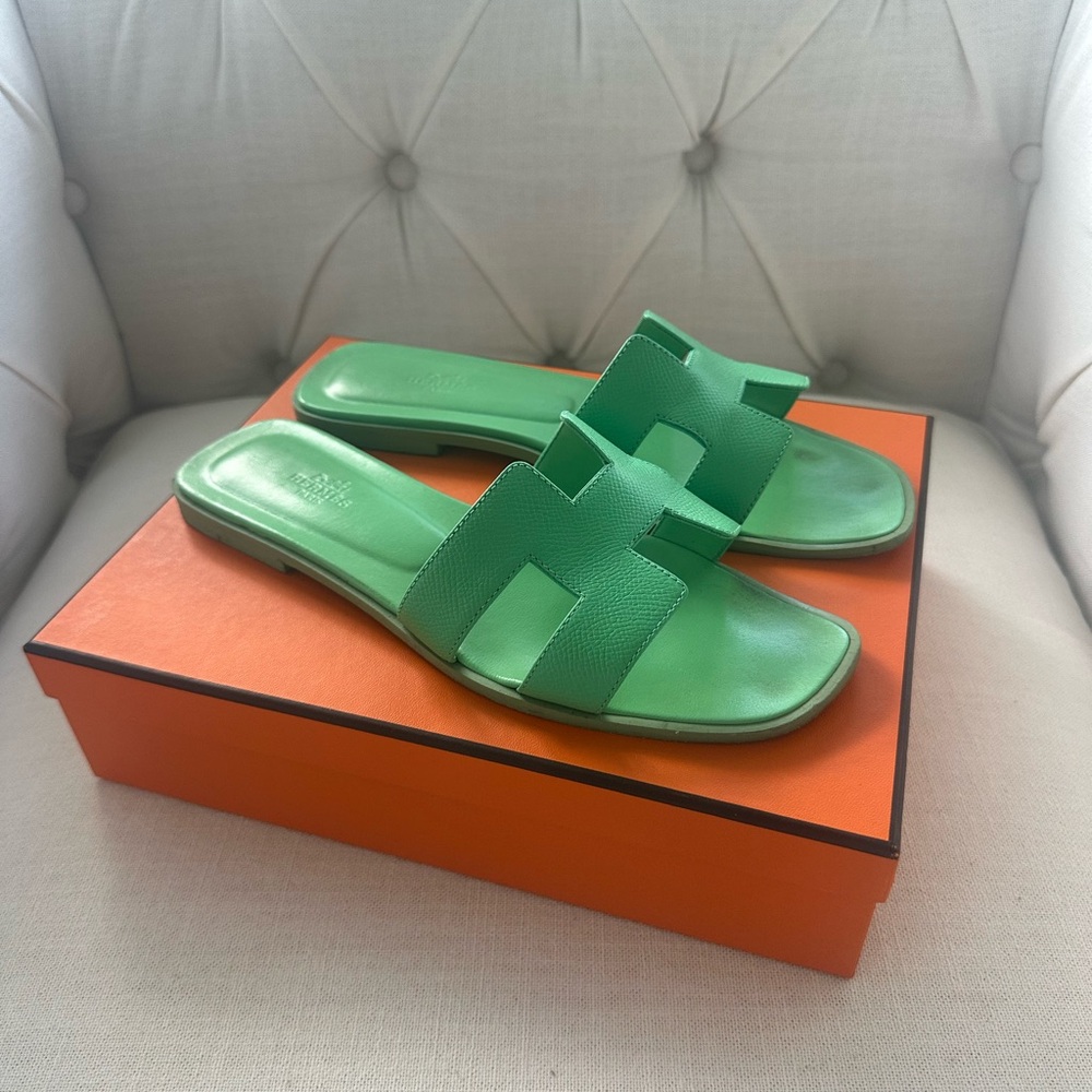 HERMES ORAN GREEN EPSOM CALFSKIN WOMEN'S SANDAL VERT POMME IN BOX SIZE 40 - Picture 4 of 6